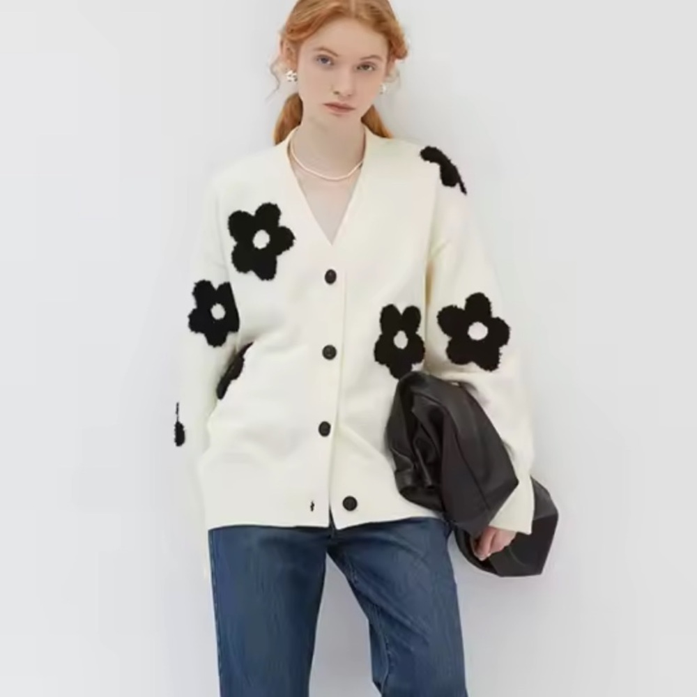 Floral cardigan knit chunky button down sweater 
NWT